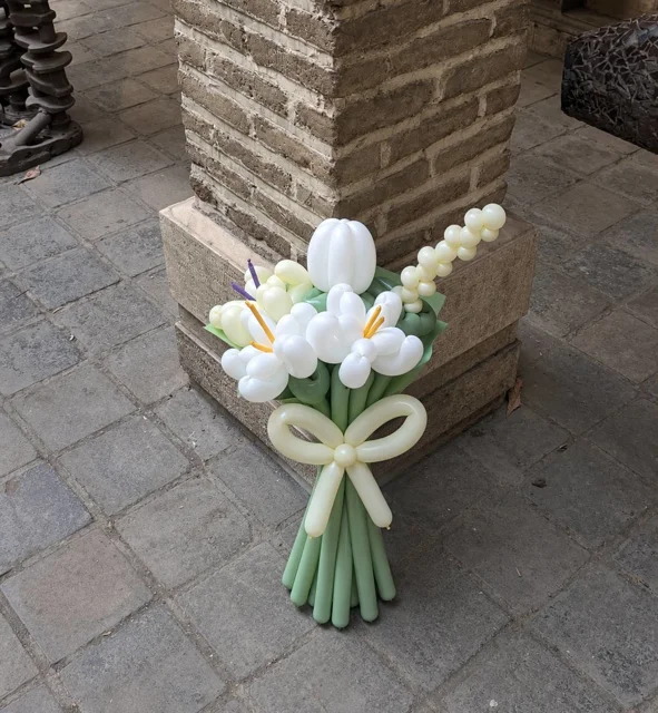 دسته گل بادکنکی مینیمال شیراز